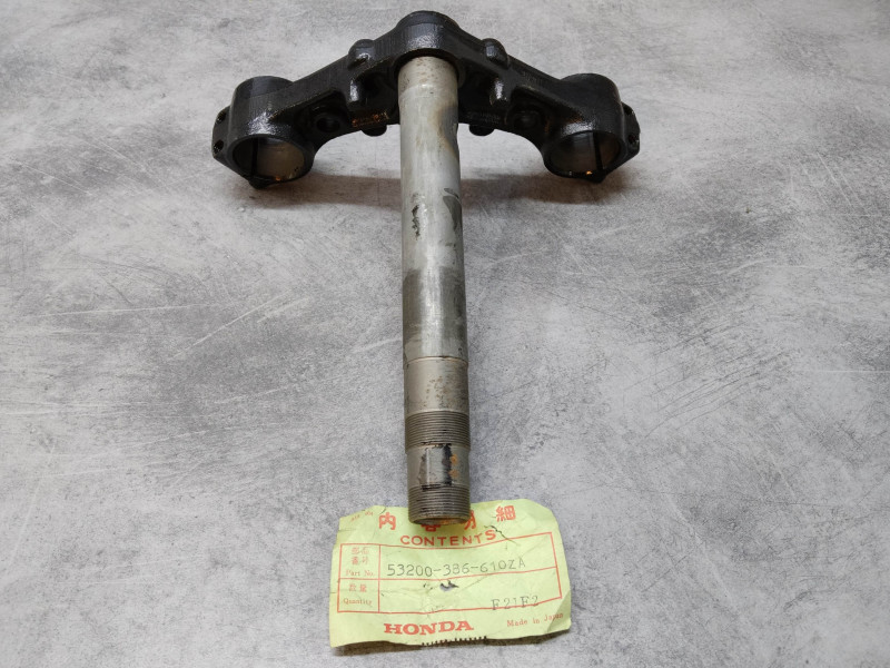 Té fourche inférieur 35mm Honda XL250 - Réf. 53200-386-610ZA