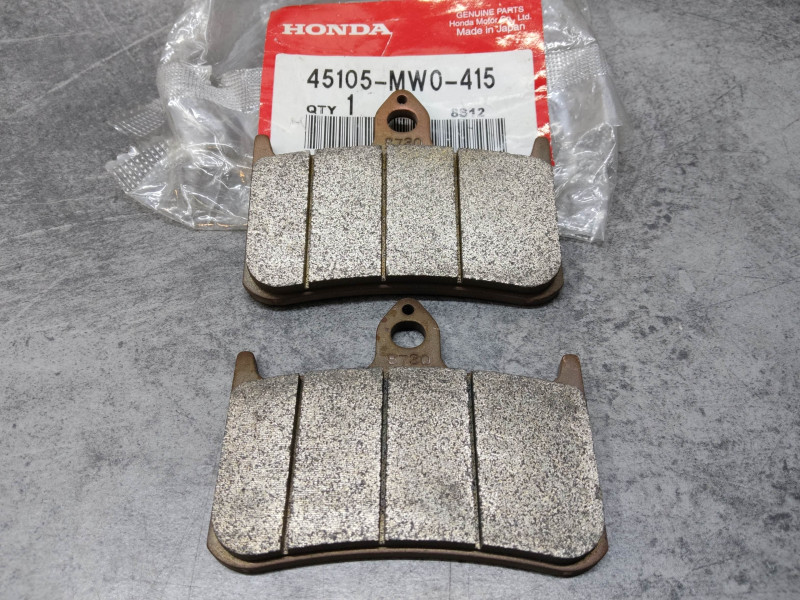 Jeu de plaquettes de frein AV de CBR900 92-95 HONDA45105-MW0-415