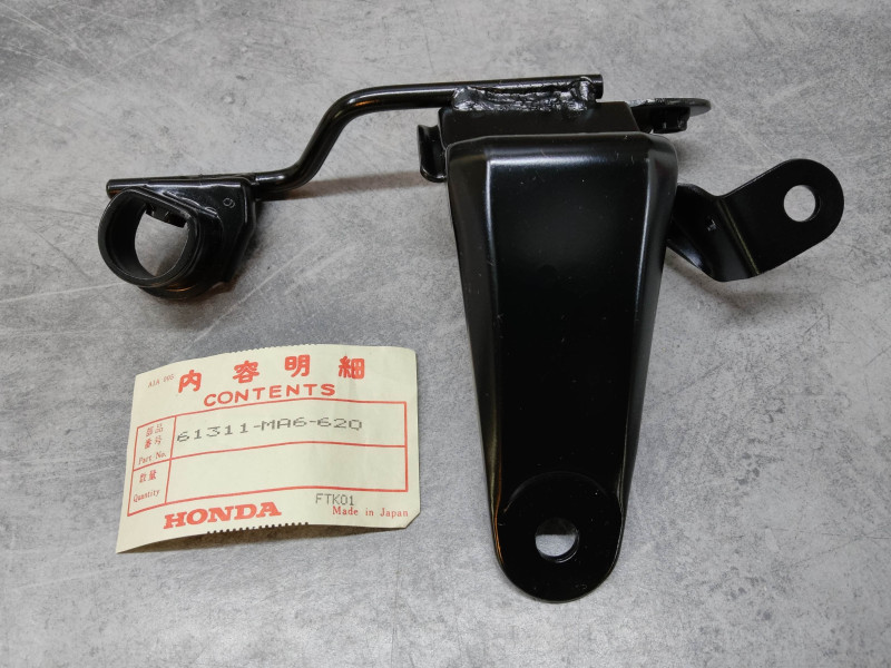 Support phare droit CBX400F 82 CBX500F 82/83 HONDA 61311-MA6-620