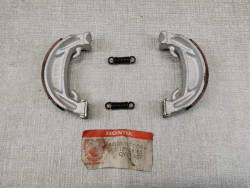 paire de machoires de frein AR de PX50 84 HONDA 43130-197-004