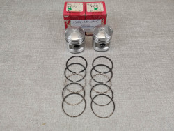 Deux kits pistons + sègments pour 125 twin cote 025  possibilité de livrer a