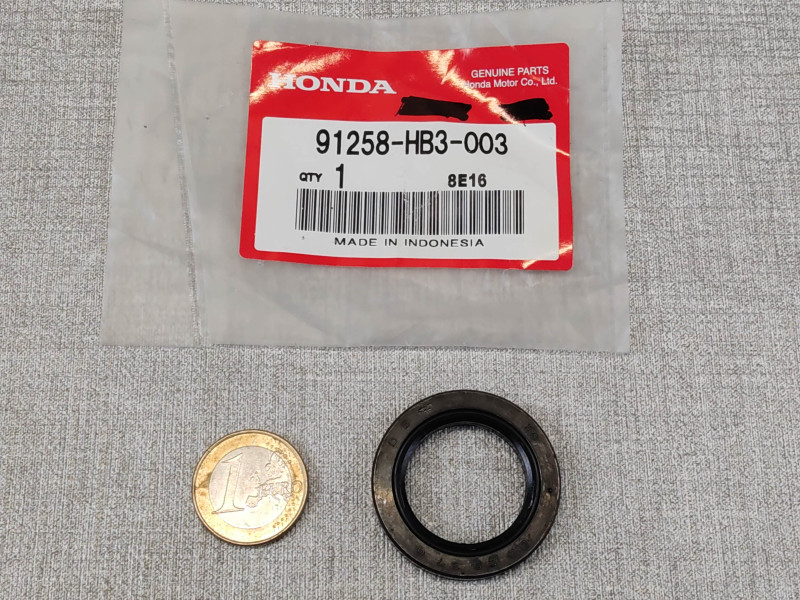 Joint SPI/Cache poussière 37x25x6 HONDA 91258-HB3-003