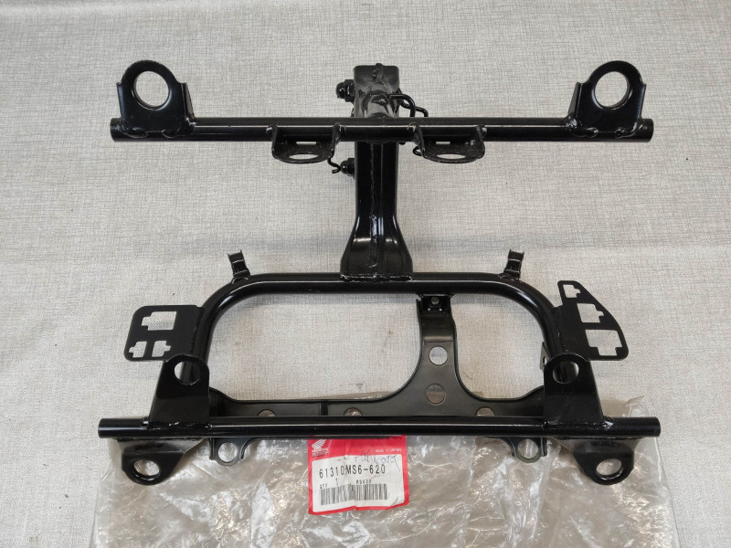 Support Phare Compteurs Honda XL600V - Réf. 61310-MS6-620