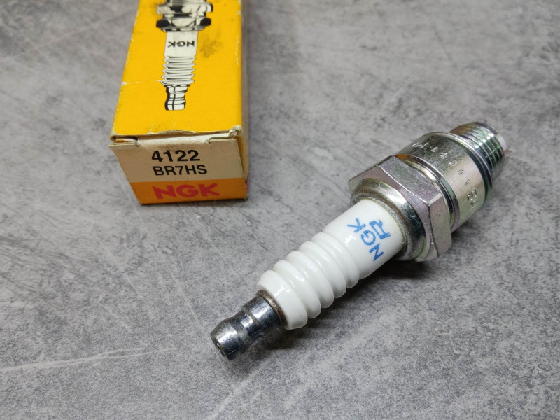 Bougie NGK BR7HS 4122 Neuve – Pièce Moto Honda