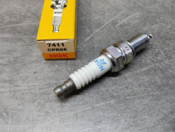 Bougie NGK CPR8E - 7411 XL 700 V NT 700 VA CBF125 M
