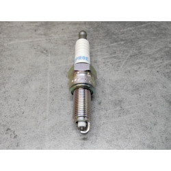 Bougie NGK CPR8E - 7411 XL 700 V NT 700 VA CBF125 M
