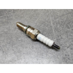 Bougie NGK ER9EH 8569 Standard Moto Honda - Pièce Neuve