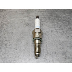 Bougie NGK ER9EH 8569 Standard Moto Honda - Pièce Neuve