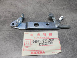 Support câble changement vitesses C320 A S CB50M TS50 TS50DX HONDA 24681-031-000