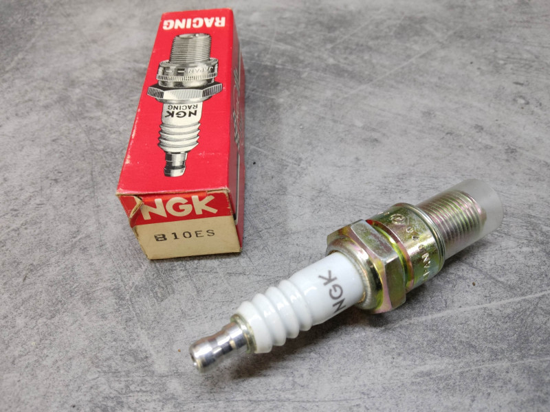 Bougie NGK B10ES Kawasaki - Pièce Neuve | NGK Spark Plugs