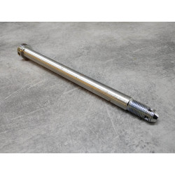 Axe de roue AV HONDA CB125K5 CB125JX CB200 44301-304-971