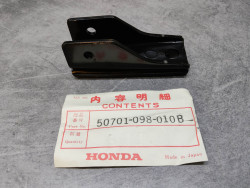 Chape des repose pieds AR HONDA ST50/70 et CF50 - 50701-098-010B