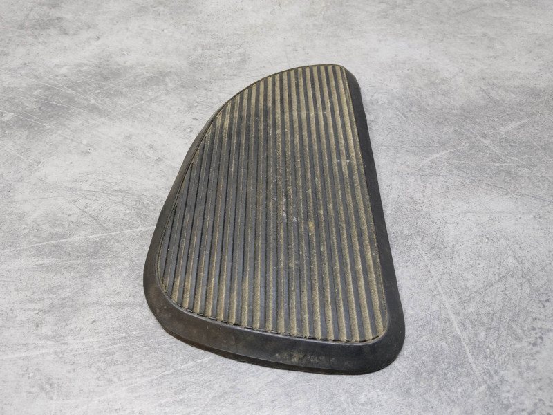 Griffe genou gauche caoutchouc Honda – Réf. 17662-246-020