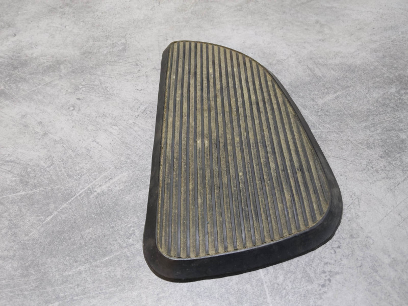 Grippe Genoux Gauche Caoutchouc Honda – Réf. 17661-246-020