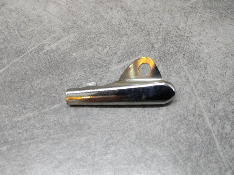 Support gauche de bavette CB100 CL90 S110 S90 SS50 HONDA 80132-028-000