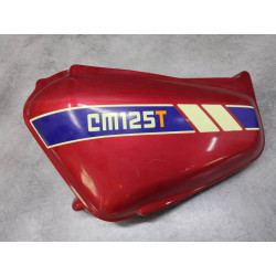 Cache latéral gauche CM125T rouge HONDA 83640-419-000OCC4