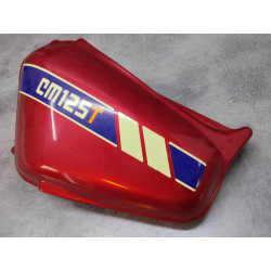 Cache latéral gauche CM125T rouge HONDA 83640-419-000OCC4