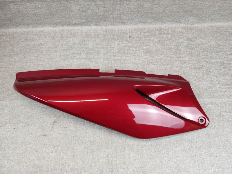 Cache latéral droit neuf Honda XL125V Varadero 83500-KPC-640ZF
