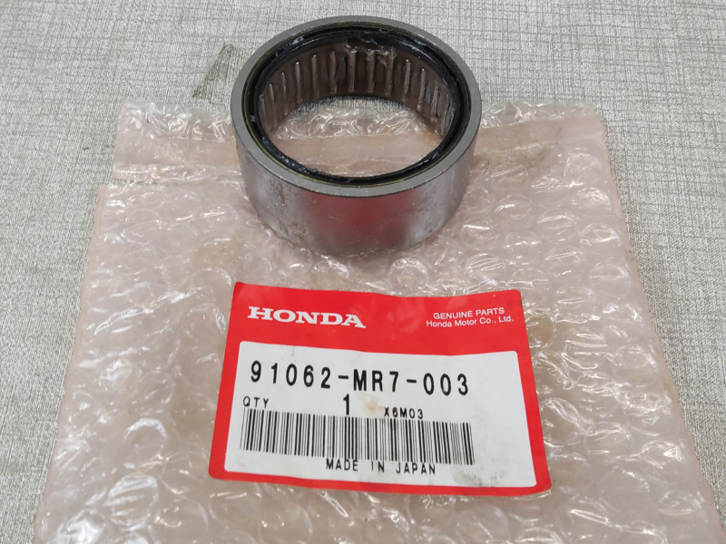 Roulement support roue monobras VFR RC30 RC45 NT NR750 HONDA 91062-MR7-003
