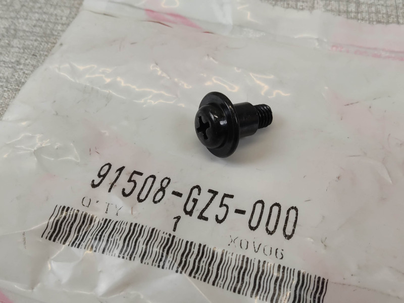 Vis épaulée M5 tête rondelle bombée noire Honda 91508-GZ5-000