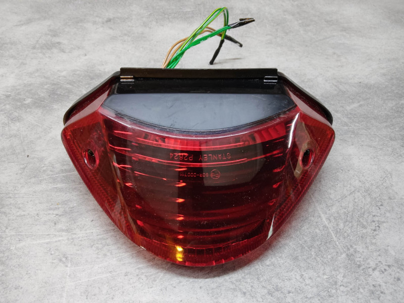 Feu arrière complet CB900F HORNET 2002-07 HONDA 33701-MCZ-003