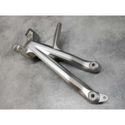 Support Marche-Pied Arrière Droit Honda Crossrunner 800