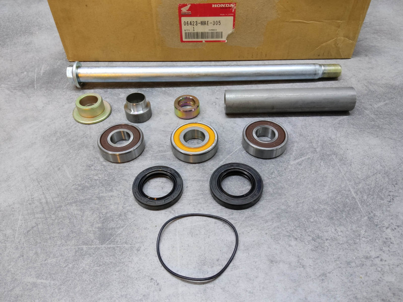 Kit essieu arrière CBR900RR FIREBLADE 92-95 HONDA 06423-MAE-305