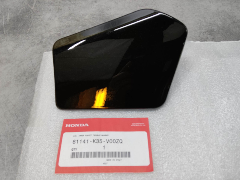 Couvercle vide poche *NHA84P* noir PCX125 2017 HONDA 81141-K35-V00ZQ