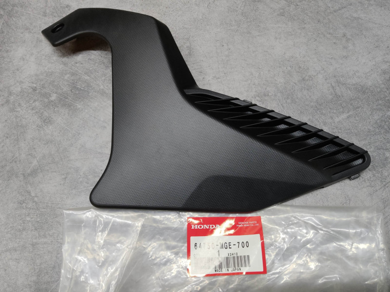Carénage droit VFR1200F/FD 10/11 HONDA 64750-MGE-700