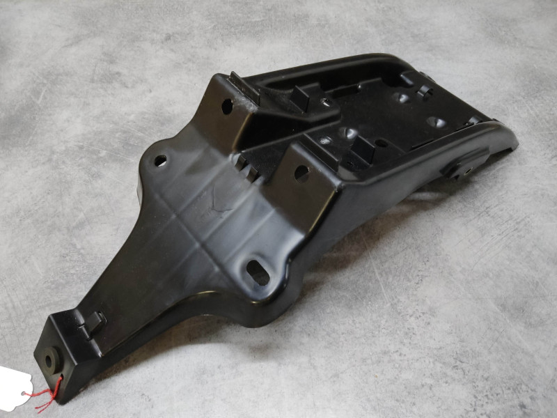 Bavette garde boue arrière XR250R XR400R/R3 2000-04 HONDA 84701-KCY-E60