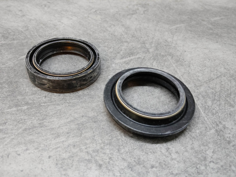 Joint spi + cache poussière CR80R/RB CB85R/RB 96-05 HONDA 54190-GBF-831