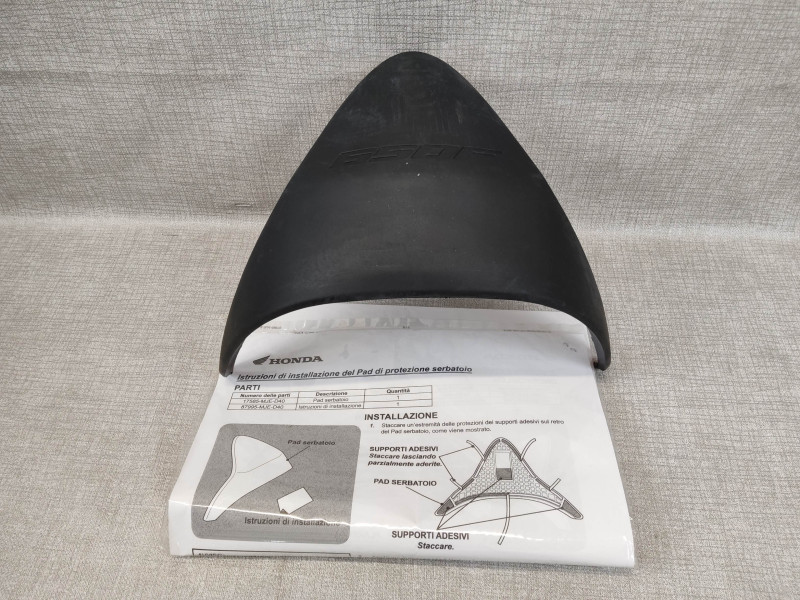 Coussin réservoir Honda CB650 F 2014-2020 – Réf. 17570-MJE-D40