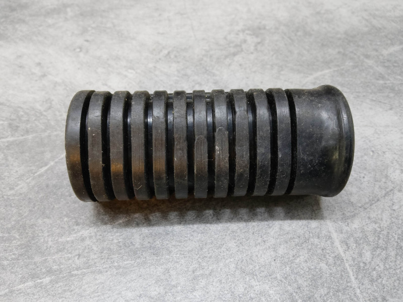 Caoutchouc repose pied AV HONDA CB250-360G CB400F CB500T CB550F 50661-369-0000