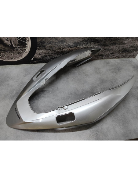 Auvent arrière de selle VFR800/A 04-09 HONDA 77215-MCW-D60ZA