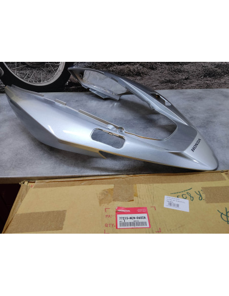 Auvent arrière de selle VFR800/A 04-09 HONDA 77215-MCW-D60ZA