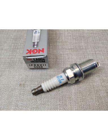 Bougie NGK laser irridium type IFR8H11 pour CRF450 02/08 TRX450 04/08 ....