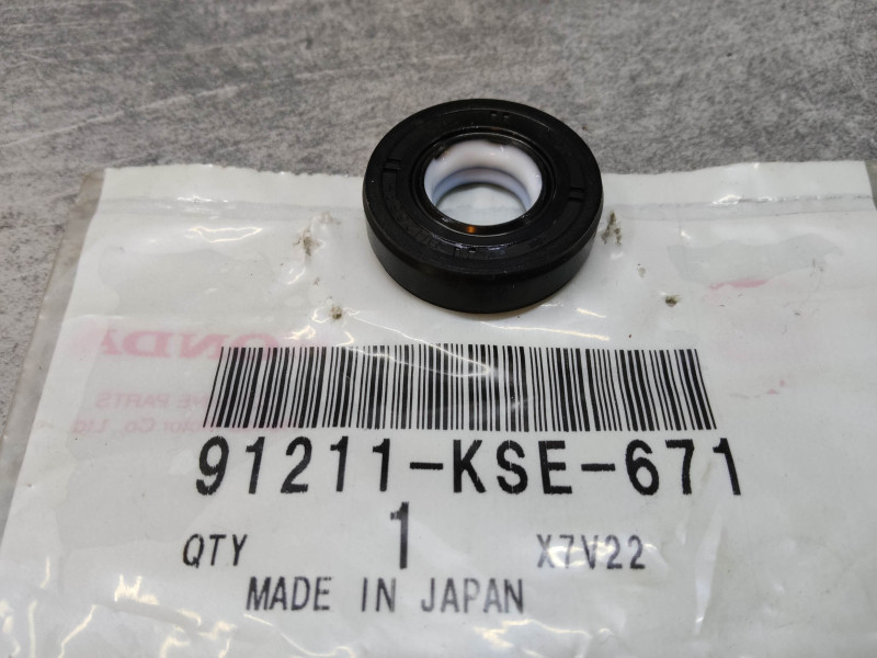 Joint spi pompe à eau CRF150 CRF250 NSF250 HONDA 91211-KSE-671