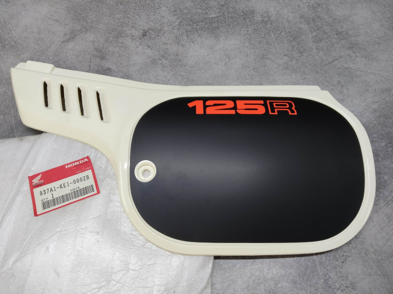 Cache latéral GAUCHE HONDA MTX125 RWD 83
