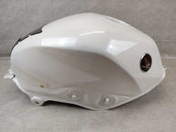 Réservoir Honda VFR800 Blanc NOS 17500-MJM-D00ZF | Pièce neuve avec défaut