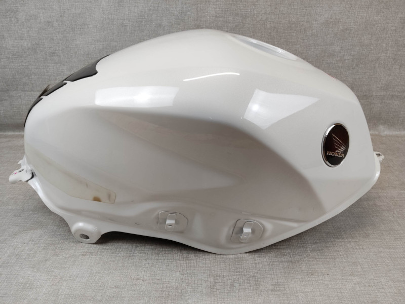 Réservoir Honda VFR800 Blanc NOS 17500-MJM-D00ZF | Pièce neuve avec défaut