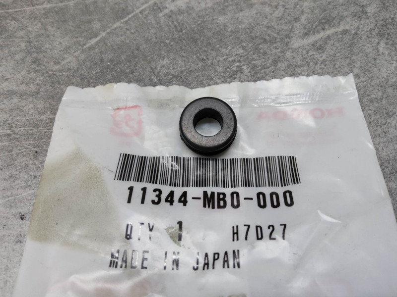 Passe fil caoutchouc HONDA 11344-MB0-000
