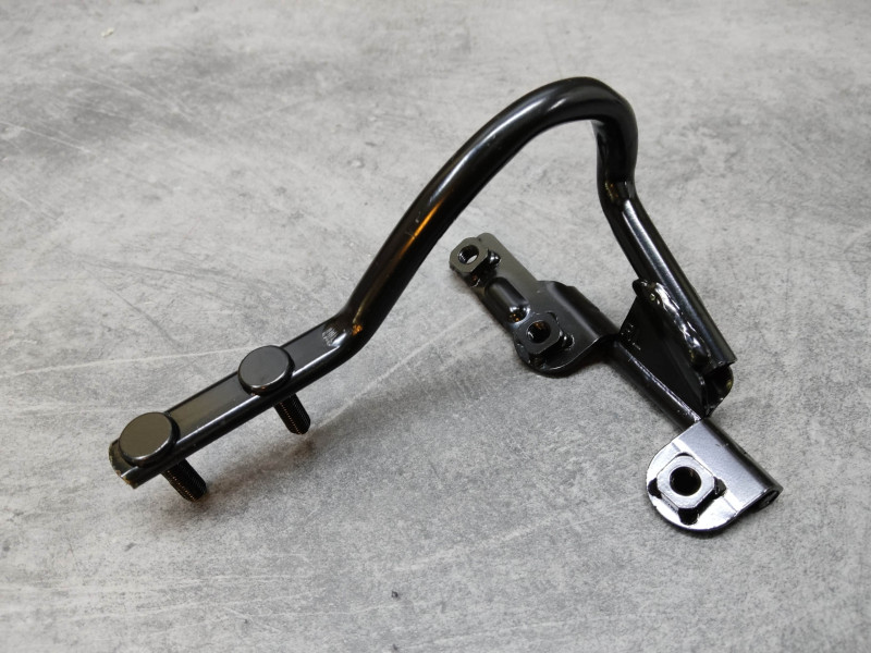 Charnière sac de selle arrière droit GL1500 HONDA 81230-MN5-010