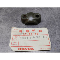 Bride axe de roue CB250G CB360G HONDA 51634-349-690NP
