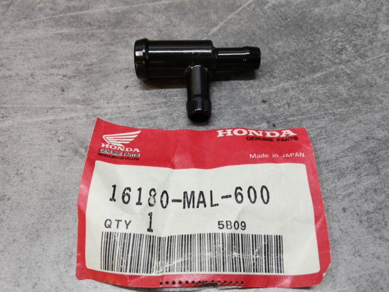 Joint en T CBR1000XX CBR6000 F/F3/SE/SJR 95-98 HONDA 16180-MAL-600