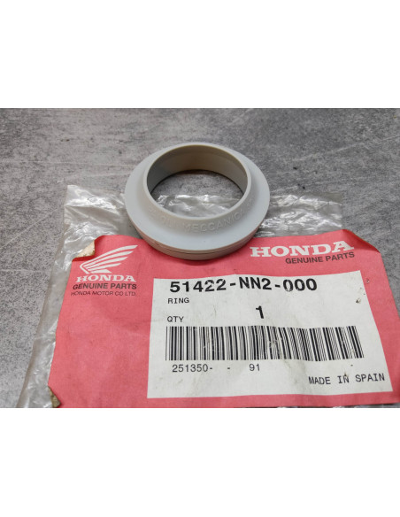 Cache poussières HONDA 51422-NN2-000