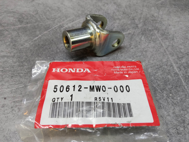 Support repose pied avant CBR900RR 92-94 HONDA 50612-MW0-000