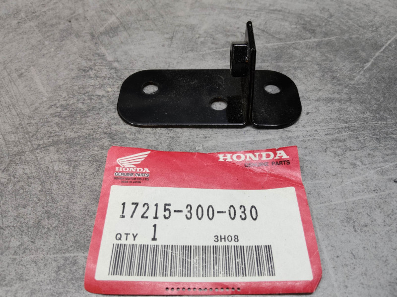 Plaque fixation boite à air droite CB750 K0-K6 HONDA 17215-300-030