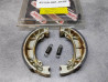 Jeu de machoires de frein adaptable C50 C70 C90 HONDA 45120-001-010P