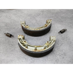 Jeu de machoires de frein adaptable C50 C70 C90 HONDA 45120-001-010P