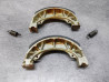 Jeu de machoires de frein adaptable C50 C70 C90 HONDA 45120-001-010P